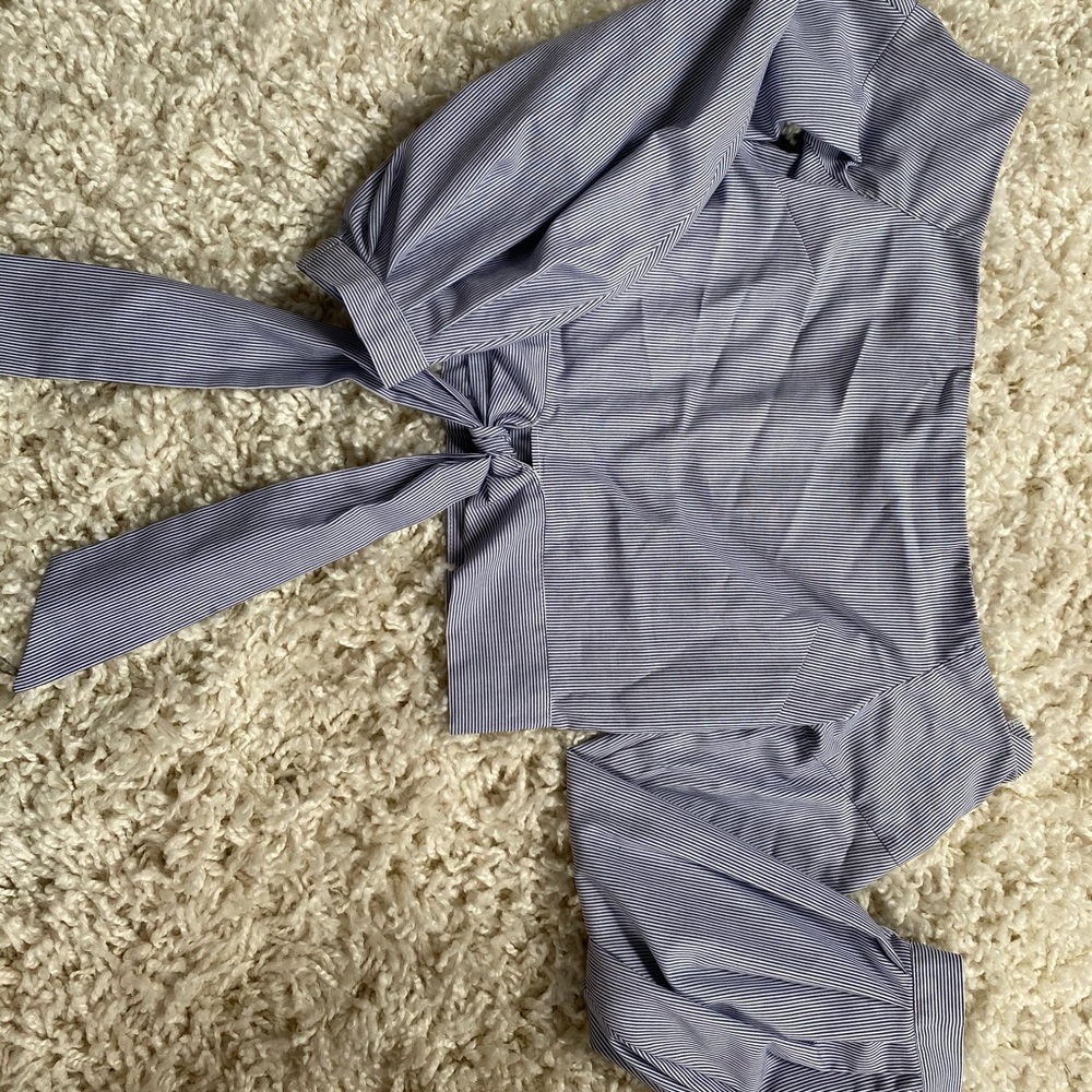 Off shoulder crop long sleeve